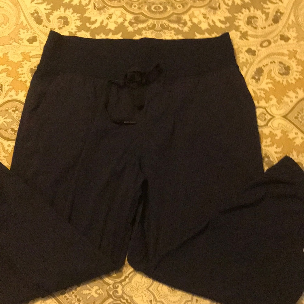 Lululemon Dance Studio crop